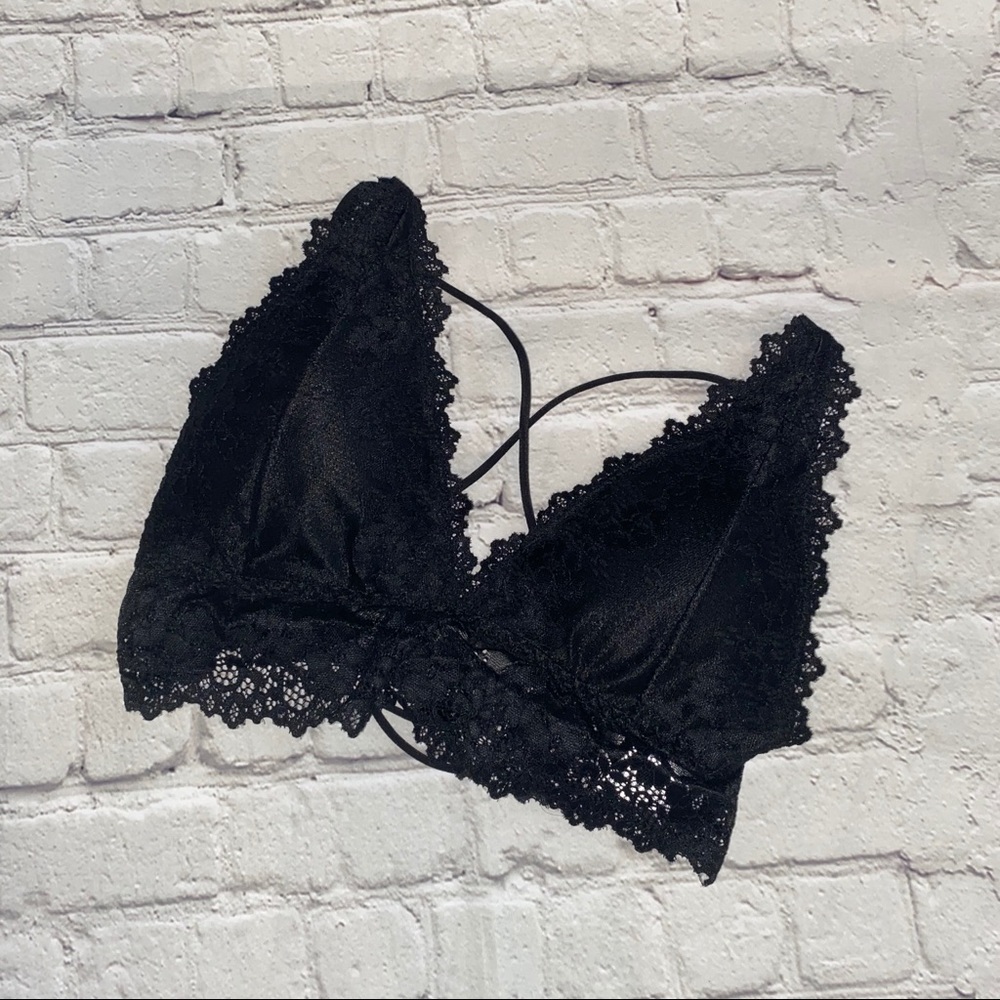 NWT BLACK BOUTIQUE BRALETTE - ONE SIZE - Picture 2 of 3